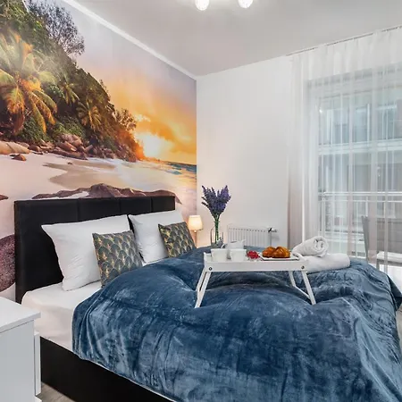 Kapitanski Mostek By Renters Kołobrzeg